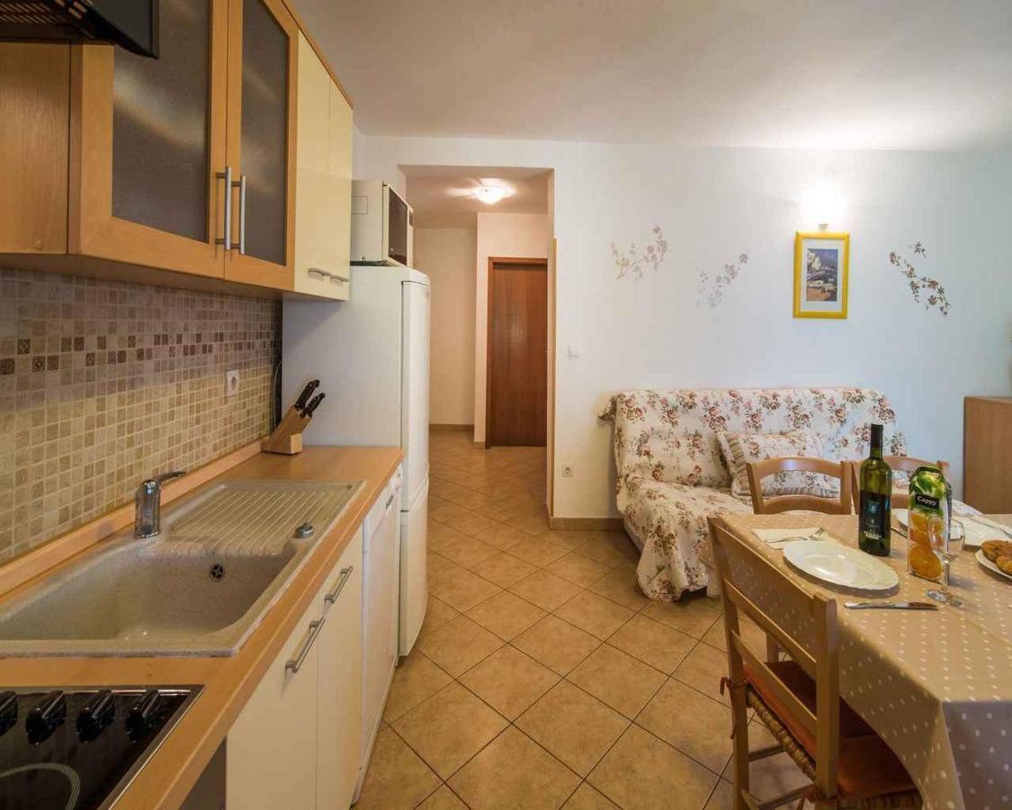 Apartments In Vrbnik/Insel Krk 13597 Eksteriør bilde