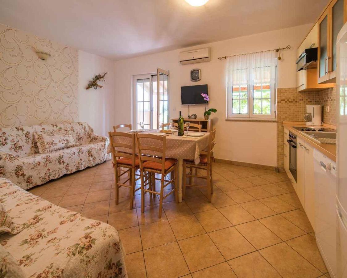 Apartments In Vrbnik/Insel Krk 13597 Eksteriør bilde