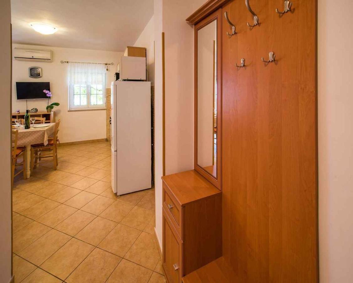 Apartments In Vrbnik/Insel Krk 13597 Eksteriør bilde