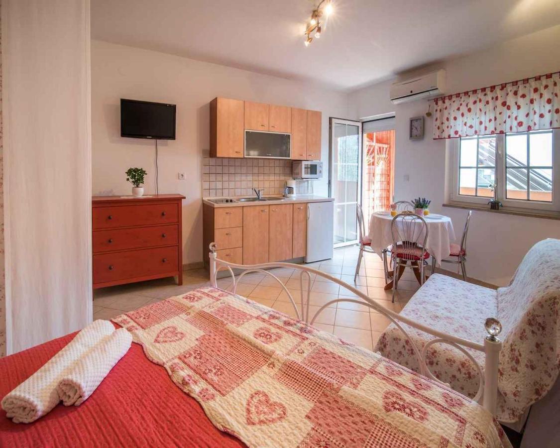 Apartments In Vrbnik/Insel Krk 13597 Eksteriør bilde
