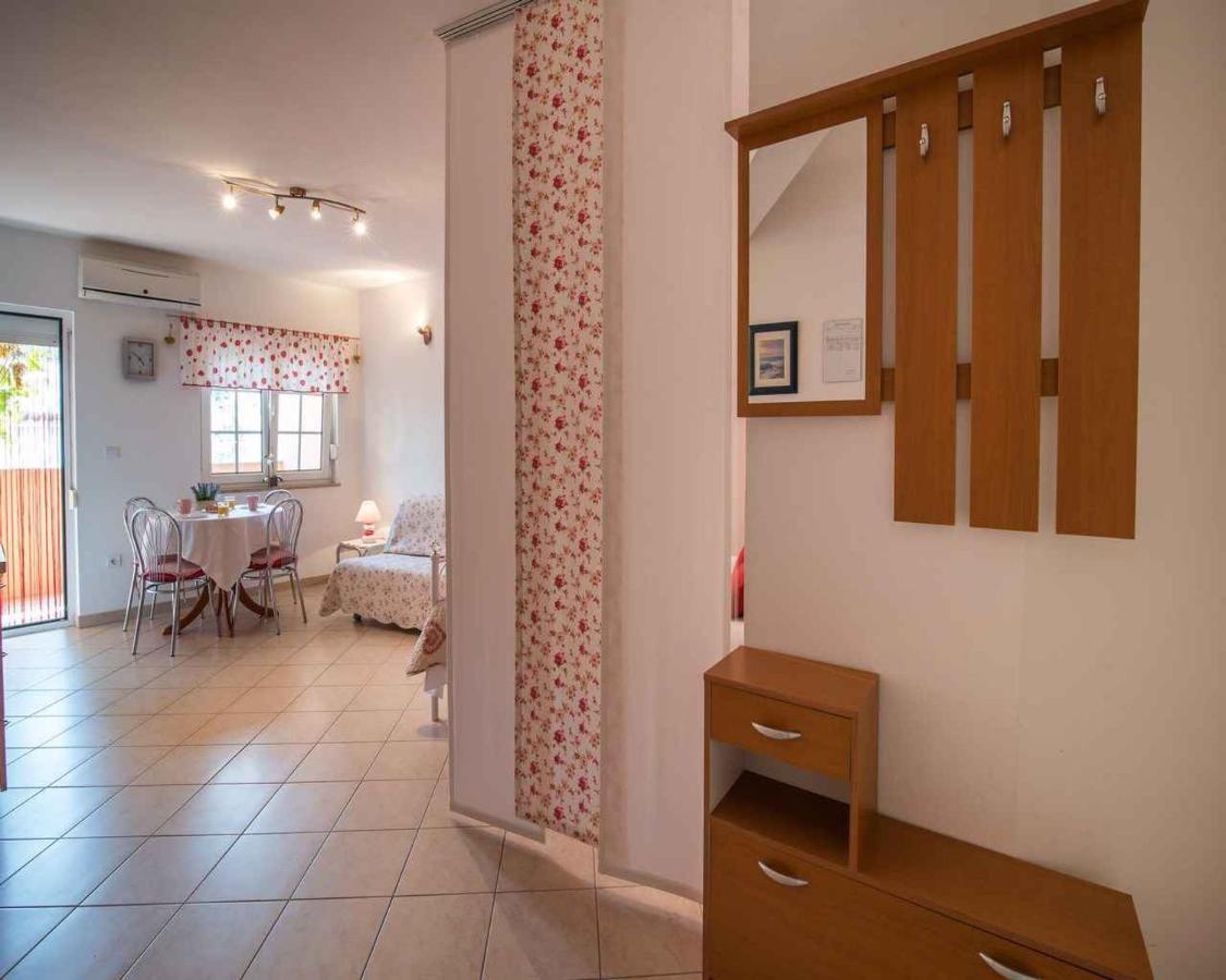 Apartments In Vrbnik/Insel Krk 13597 Eksteriør bilde