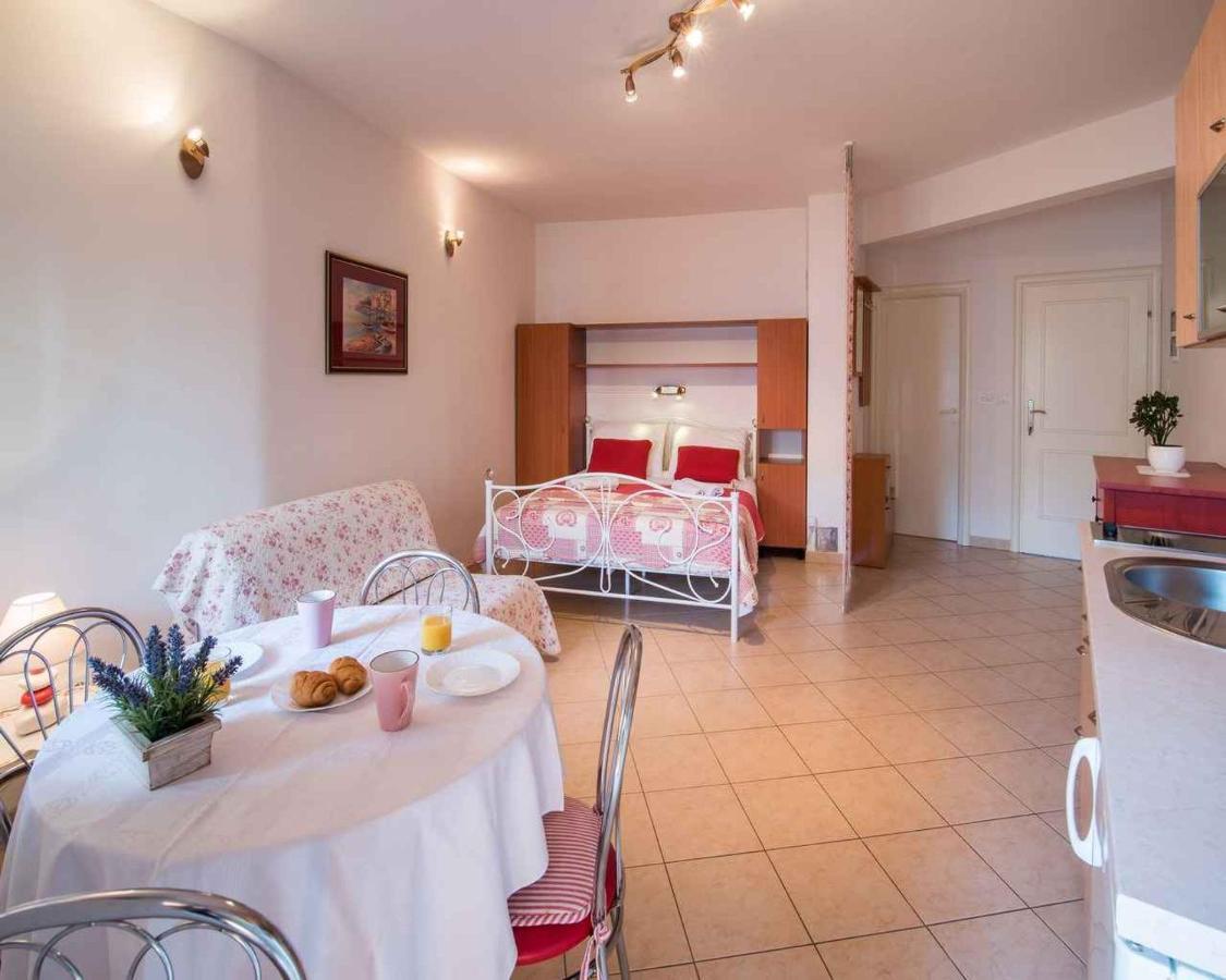 Apartments In Vrbnik/Insel Krk 13597 Eksteriør bilde